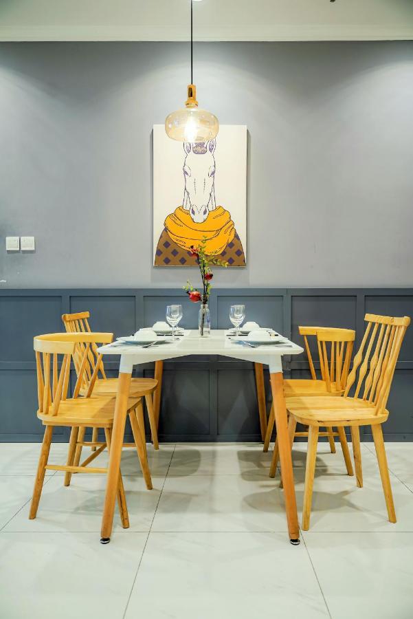 Moxy Hcmc Aparts - Vinhomes Central Park, Ice Rink Thành Pho Ho Chí Minh Esterno foto