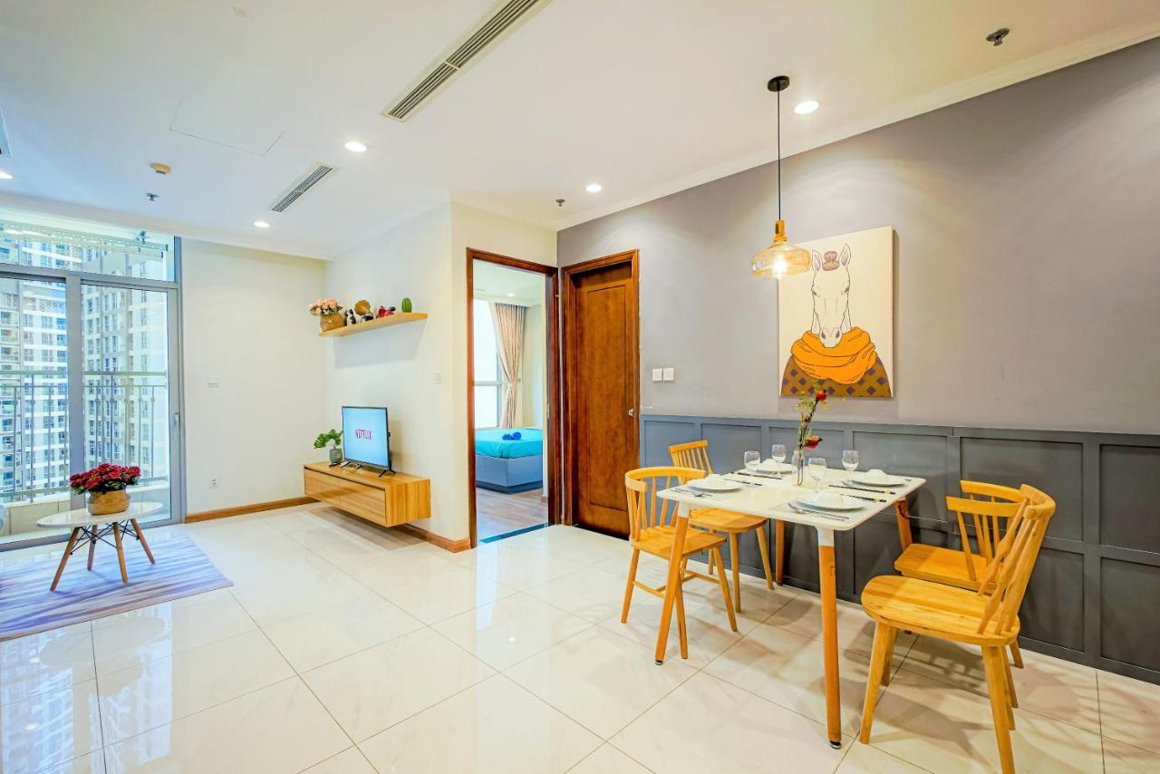 Moxy Hcmc Aparts - Vinhomes Central Park, Ice Rink Thành Pho Ho Chí Minh Esterno foto