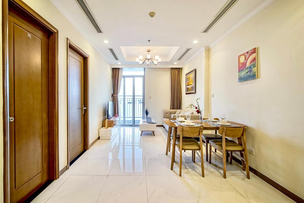 Moxy Hcmc Aparts - Vinhomes Central Park, Ice Rink Thành Pho Ho Chí Minh Esterno foto